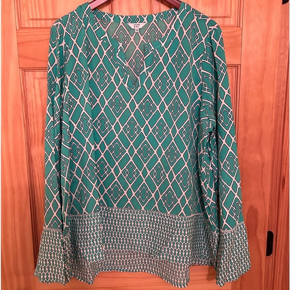 crown & ivy Tops - Crown and Ivy top